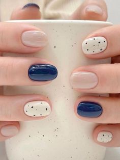 Kutek Disney, Simple Spring Nails, Minimal Nails Art, Hello Nails, Romantic Nails, Subtle Nails, Simple Gel Nails, Minimal Nails, Camo Outfits