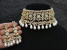 Indian Choker, Grandmother Jewelry, Choker Necklace Designs, Chocker Necklace, Indian Necklace, Bridal Fashion Jewelry