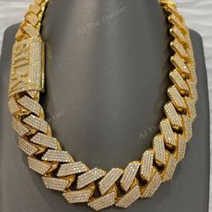 Heavy 25MM Classic Iced Out Cuban Chain, VVS Moissanite Cuban Chain, Iced Diamond Miami Cuban Link, 925 Silver Chain, Hip Hop Jewelry 🌟✨ 𝓐𝓙 𝓣𝓱𝓮 𝓙𝓮𝔀𝓮𝓵𝓮𝓻 "𝓓𝓲𝓪𝓶𝓸𝓷𝓭 𝓓𝓮𝓽𝓪𝓲𝓵𝓼" ✨🌟 ~ Stone Shape: Brilliant Round Cut ~ Stone Type: Moissanite | cubic zirconia ~ Stone Color: D Color | Clarity: VVS1 ~ Stone Ct : As per Customization requested. ~ Moissanite WILL Pass Any Diamond testers and CZ WONT pass any testers. ✨💎 𝓜𝓪𝓽𝓮𝓻𝓲𝓪𝓵 𝓓𝓮𝓽𝓪𝓲𝓵𝓼 💎✨ ~ Solid Gold (10KT, 14KT, Diamond Ice, Miami Cuban Link, Miami Cuban, Hip Hop Jewelry, Cuban Link Chain, Cuban Chain, Cuban Link, Link Chain, Luxury Jewelry