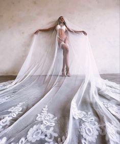 Budoire Bridal, Call Couple, Average Wedding Dress Cost, Bouidor Photography, Photo Polaroid, Wedding Picture Poses, Bridal Photoshoot, Dream Wedding Ideas Dresses, Cute Wedding Ideas