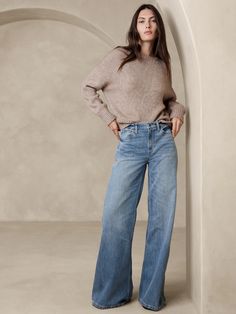 The Puddle Jean | Banana Republic Moda Over 40, Wide Leg Jeans Outfit, Moda Denim, Leg Pants Outfit, Stretch Denim Fabric, How To Hem Pants, Cute Winter Outfits, Wide Leg Denim, Mode Inspiration