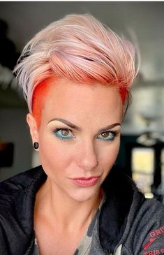 Pixie cut Pixie Hair Color, Yellow Hair Color, Lavender Hair Colors, Bob Hair Color, Edgy Pixie, Cool Blonde Hair, Short Hairdos, Short Brown Hair, Edgy Short Hair