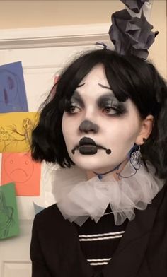 Creepy Mime Costume, Full Face Clown Makeup, Black And White Clown Costume Diy, Pin Head Makeup, Clown Skeleton Makeup, Halloween Mime Makeup, Black And Red Clown Outfit, Clown Makeup Simple Cute, Clown Makeup Vintage