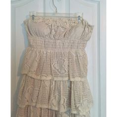 Cream Colored Strapless Lace Dress With Ruffles. There Are Flowers On The Top. There Are Built In Pads At The Bust. Comment With Any Questions! Papaya Cream, Cream Lace Dress, Strapless Lace Dress, Dress With Ruffles, Cream Lace, Papaya, Cream Color, Flapper Dress, Ruffles