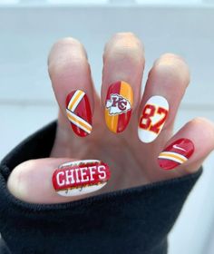 Kansas City Chiefs Nail Art, Kansas City Chiefs Nails, Chiefs Nails, Chunky Glitter Nails, Taylor Swift Nails, Red And Gold Nails, Kc Chiefs