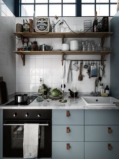 the kitchen is clean and ready to be used as an appliance for cooking