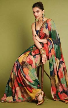 Chiffon Saree Aesthetic, Deepika Padukone Saree, Draping Saree, Saree Aesthetic, Asian Dresses, Indian Sari Dress, Half Sarees, Hema Malini, Modern Saree