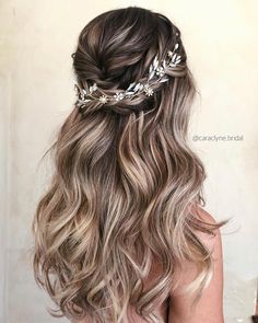 How about this stunning hairstyle? 😍 Double tap & TAG your girls … ⠀ Hairstyle by @caraclyne.bridal Bridal Hair Vine, Wedding Hairstyles For Long Hair, Wedding Hair Pieces, Half Up Hair, Hair Vine