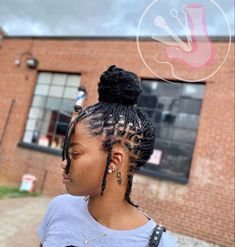 8 Inch Loc Extensions Styles, Loc Styles On Short Hair, Black Women Loc Styles, Loc Styles For Women Short, Dread Styles Women, Dread Hairstyles For Women Black, Loc Styles Women, Hairstyles Faux Locs, Loc Styles Medium Updo Women