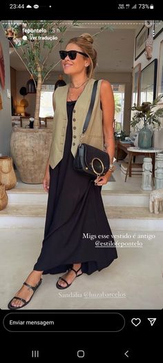 Waistcoat And Dress Outfit, Green Linen Vest Outfit, Dress Up Leggings Summer, Elegant Denim Shorts Outfit, Summer 2014 Outfits, Over 40 Fashion 2024, Greek Street Style, Beachy Business Casual, Recital Outfits Guest