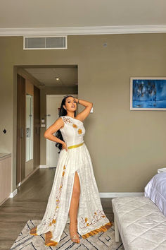 Ethiopian Dresses, Habesha Dress, Ethiopian Traditional Dress, Ethiopian Dress, Habesha Kemis, Traditional Wear, Fashion Sketches, Traditional Dresses, Pretty Dresses