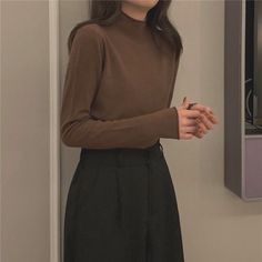 Caramel Shirt Outfit, Dark Brown Shirt Outfit, Soft Dark Aesthetic Outfits, Brown Long Sleeve Outfit, Princess Aura, Coffee Caramel, Adrette Outfits, Green Avocado