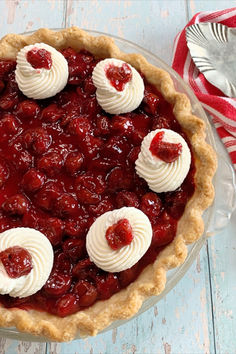 A cherry vanilla cream pie topped with dollops of whipped cream with cherries. Cherry Cream Pie Recipe, Cherry Cream Pie, Vanilla Cream Pie, Cherry Cream Cheese Pie, Vanilla Pie, Cream Pie Filling, Cherry Topping, Dreamy Desserts