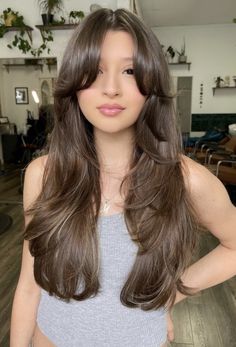 Round Face Hairstyles Long, Pretty Accessories, Long Hair Wigs, Summer Haircuts, Hairstyles For Layered Hair, Long Layered Haircuts, Girl Haircuts, Long Layered Hair, Haircuts For Long Hair