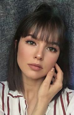 Beautiful Eyeshadow, Cortes De Cabello, Short Brown Hair, Short Straight Hair, Haircuts Straight Hair, Curly Hair With Bangs, Pixie Bob, Short Hair With Bangs, Crochet Hair Styles