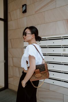 Lv Dauphine Bag Outfit, Outfits With Lv Bags, Lv Dauphine Bag, Lv Outfit, Lv Metis, Bag Photoshoot, Louis Vuitton Dauphine, Bobby Bag, Tas Lv