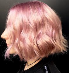 Rose Gold Hair Color for Shorter Hair Champagne Blonde Hair Rose Gold, Rose Gold Short Hair, Copper Rose Gold Hair, Rose Gold Hair Balayage, Rose Gold Hair Color Ideas, Gold Hair Color Ideas, Gold Blonde Hair, Rose Hair Color, Gold Hair Dye