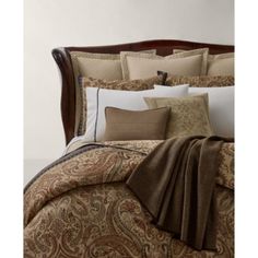 the comforter is neatly made and ready to be used in this bedding set