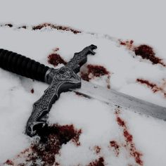 Blood On Snow, Half Elf, Targaryen Aesthetic, My Pillow, Avicii, Arte Obscura, Fantasy Aesthetic, Throne Of Glass, High Fantasy