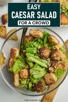 Easy Caesar salad made for a crowd, featuring crisp romaine lettuce, crunchy croutons, Parmesan cheese, and a classic creamy dressing, perfect for large gatherings. Caesar Salad For A Crowd, Salad For A Crowd, The Best Salad, Chef Inspired Recipes, Cheesy Mac And Cheese, Salads For A Crowd, Best Salad, Classic Caesar Salad, Caesar Salad Recipe