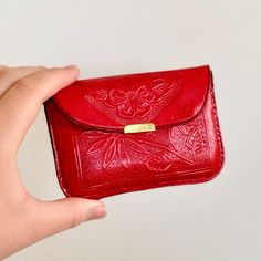 "This pouch is perfect for loose change, for cards for earphones or anything you want to be organized in your purse with style! Labor Time: 3-4 Hours. Measurements: 4\" x 3\" (10 x 7 Cm) All our Pouches are in stock and ready to ship. Color: Each leather pouch will respond to coloring slightly different. Other available colors and styles click here: www.etsy.com/shop/SalyLimonUSA We ship worldwide from Hawai'i I gladly accept returns, exchanges and cancellations just contact me within 5 days of Leather Key Ring, Be Organized, Loose Change, Sustainable Leather, Leather Keyring, Wallet Gifts, Change Purse, Green Item, Coin Purses