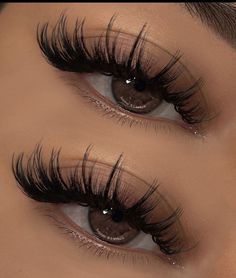 Best Lash Extensions, Wispy Eyelashes, Perfect Eyelashes, Pretty Lashes, Eyelash Extentions, Makijaż Smokey Eye, Wispy Lashes