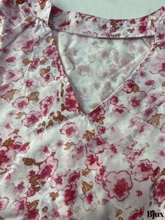 Bjux - Womens Floral Print Ruffle Trim Blouse - Casual V-Neck Short Sleeve Top - Fashionable Womens Clothing Stretch V-neck Printed Blouse, Stretch Floral Print V-neck Blouse, Blouse Casual, Short Sleeve Pattern, Casual Blouse, Short Sleeve Top, Ruffle Trim, Types Of Printing, Short Sleeves Tops