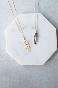 Cheap Gold Jewelry, Horn Pendant Necklace, Feather Necklace, Moon Pendant Necklace, Jewelry Simple, Swarovski Necklace, Feather Pendant, Bezel Set Diamond