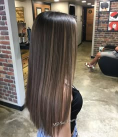 Brunette Babylights, Balayage Straight, Rambut Brunette, Brown Hair Looks, Brown Hair Inspo, Brunette Hair With Highlights, Haircut Inspo, Hair Streaks