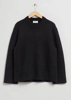 Wool Knit Sweater - Black - Sweaters - & Other Stories Cropped Wool Sweater, Fall Winter Fashion Trends, Black Knitwear, Jumper Designs, Wool Knit Sweater, Black Knit Sweater, Cold Weather Fashion, Knitting Women Sweater