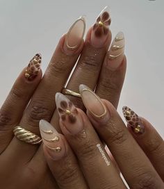 Gel Accent Nail Ideas, Fall Almond Acrylic Nails Designs, Almond Nails For Autumn, Gold Accent Almond Nails, Gold Brown Nails Design, Gold Gem Nail Designs, Fall Nails Trendy Brown, Simple Cream Nails, 3d Leopard Nails