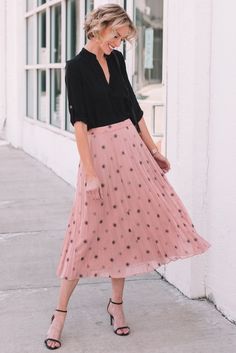 Midi Skirt Outfit Spring, Midi Skirt Fall Outfit, Burgundy Midi Skirt, Spring Skirt Outfits, Outfit Ideas Male, Dark Fairycore Outfits