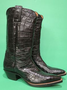 Vintage Justin Full Alligator Ladies Cowboy Western Boots Custom       Item Description Brand  Justin Skin Alligator (Full) Type Vintage Ladies Cowboy Western Boots Color Black Description Hand Made. Custom Registered Number 1860 Size Not Indicated, Probably a Narrow 6.  Check Measurements Origin Texas, USA Age Circa 1960s Measurements 10 7/8" (Heel to Toe) 12" tall 3 1/4" (Width) 1 1/2" Heel Pictures  Please scroll down to view all of the pictures Condition Excellent Vintage Condition.  Very Mi Alligator Skin Boots, Heel Pictures, Alligator Boots, Alligator Skin, Texas Usa, Cowboy Western, Western Cowboy Boots, Western Cowboy, Western Boots