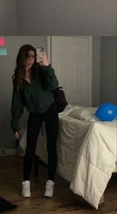 Green Comfy Outfit, Pe Outfits, Mode Zara, Mode Inspo, Basic Outfits, Komplette Outfits