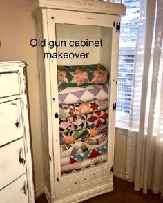 How To Display Old Quilts, Quilt Cabinet, 2023 Home Interior, Hutch Ideas, Old Hotel, Quilt Room, Craft Organizer, Quilt Display, Chalk Painting