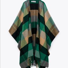 New Zara Green Plaid Cape Poncho Size: Medium Brand New With Tag Patchwork Kimono, Sleeveless Duster, Plaid Capes, Embroidered Robes, New Jacket, Fringe Cardigan, Wool Cape, Unique Fits, Cape Coat