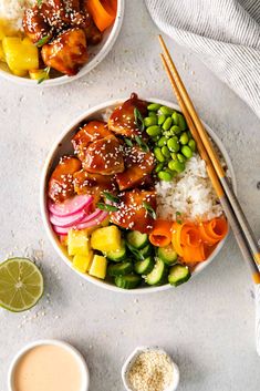 Teriyaki Chicken Poke Bowl, Poke Bowl Photography, Chicken Poke Bowl, Chicken Pineapple, Poke Bowl Recipe, Sushi Roll Recipes, Healthy Bowls Recipes, Poke Bowls, Healthy Bowls