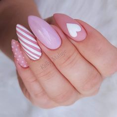 Nail Ideas Heart, Easter Nail Ideas, Summer Nails Designs, Diy Bts, Nails Arts, Valentine Nail Art, Amazing Nails, Swarovski Nails