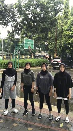 Pap Olahraga Jogging, Outfit Ngegym, Ootd Badminton Hijab, Style Jogging Hijab, Badminton Outfit Women Hijab, Outfit Badminton Hijab, Ootd Badminton, Outfit Gym Hijab