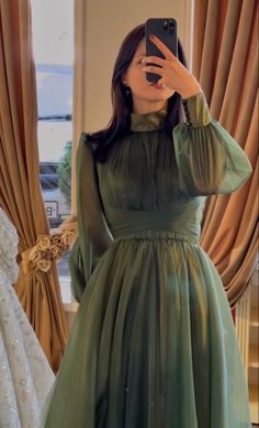 Green Birthday Party, Prom Dress Green, Detail Couture, Green Birthday, Soiree Dress, Modest Dresses Casual