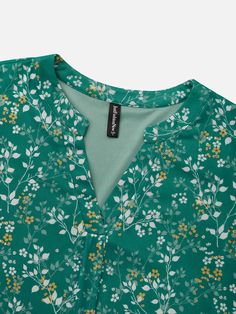 Casual V Neck Floral Loose Blouse Green Floral Print Blouse With Split Neck, Sleeve Work Blouse, Loose Shirts, Loose Blouse, Work Blouse, Ditsy Floral, Floral Shirt, Floral Blouse, Short Sleeve Blouse