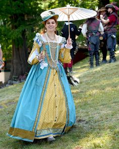 Lettice Knollys Elizabethan Gown - Costumes by Samantha Reckford Italian Dresses, Costume Inspirations, Historical Clothes