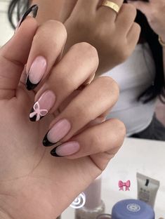 Nail Ideas Vintage, Recipes With Dry Red Wine, Korean Inspired Nail Art, Dainty Girly Nails, Simple Nails Y2k, Xs Nails Designs, Douyin Nails Square, Korean Nail Inspo Almond, Aesthetic Nail Inspo Almond