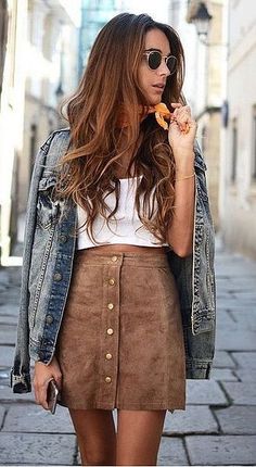 Lace Up Leather Skirt, Suede Skirt Outfit, Clothes For Women In 20's, Latest Fall Fashion Trends, Camel Skirts, How To Wear Jeans, Rok Mini, Looks Jeans