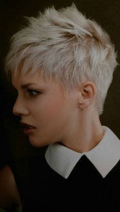 Very Short Pixie Haircut, Caramel Hair Color Ideas, Blue Brown Hair, Very Short Pixie, Blond Haircut, Spiky Haircut, Caramel Hair Color, Short Bob Pixie