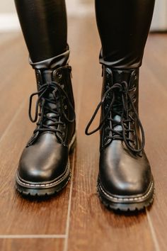 Super cute ankle boots with laces. Fit true to size. Boots With Laces, Cute Ankle Boots, Walk By Faith, Living Life, Walking By, Black 7, Dr. Martens Boots, Lace Up Boots, Live Life