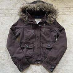 The most adorable and rare Abercrombie and fitch... - Depop Jenny Humphrey Outfits, Aesthetic Jackets, Hooded Jacket Outfit, Abercrombie And Fitch Outfits, Fur Hood Jacket Y2k, Abercrombie Essential Popover Hoodie, Abercrombie And Fitch Hoodie, Early 2000s Outfits, Abercrombie And Fitch Outfit