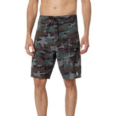 Nwt Price Includes Shipping Celebrate Your Pride And Shred Hard In The Volcom Men's 20" July 4th Mod Board Shorts. Features 4 Way Stretch 20" Outseam Side Cargo Pocket Welt Zip Pocket Details Fabric: 94% Polyester / 6% Elastane Care: Machine Wash Fit: Standard Outseam: 20" Camouflage Shorts For Beach, Mod Board, Grunge Guys, Mens Boardshorts, Diagonal Stripes, Cargo Pocket, Mens Plaid, Man Swimming, July 4th