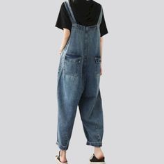 Make a fashionable statement this Spring-Summer with our vintage women's jean jumpsuit! This stylishly baggy jumpsuit features suspenders closure and a unique design that will make you stand out from the crowd. With its cool vintage look. you can be sure you'll be looking both fashionable and comfortable!Distinctive Features: Fashionable Vintage Look: This jumpsuit features a unique vintage style that will make you look good while staying comfortable. Baggy Design: The baggy design allows for co Casual Blue Overalls With Suspenders, Trendy High-waist Jumpsuits And Rompers With Suspenders, Casual Summer Denim Jumpsuit With Suspenders, Trendy Denim Jumpsuits And Rompers With Suspenders, Trendy Denim Jumpsuits With Suspenders, Blue Overalls With Suspenders For Summer, Trendy Overalls With Suspenders For Spring, Trendy Spring Overalls With Suspenders, Summer Blue Jumpsuits And Rompers With Suspenders