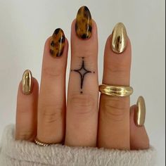 【FALLNAIL】Autumn Leopard Print Gold Handcrafted Press-On Nails | False Nails | False Nails, Handmade False Nails, press on nails | SHOPQAQ Fake Nails Long, Nagel Tips, Smink Inspiration, Manicure Tips, Makijaż Smokey Eye, False Nail, Chrome Nails, Nail Polishes, Gold Nails